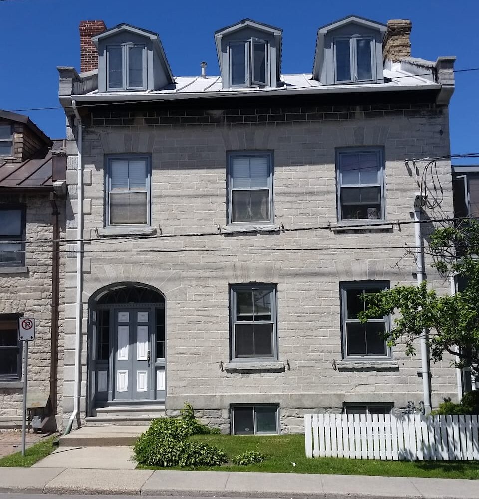 Junior Suite by Leon Centre – Kingston